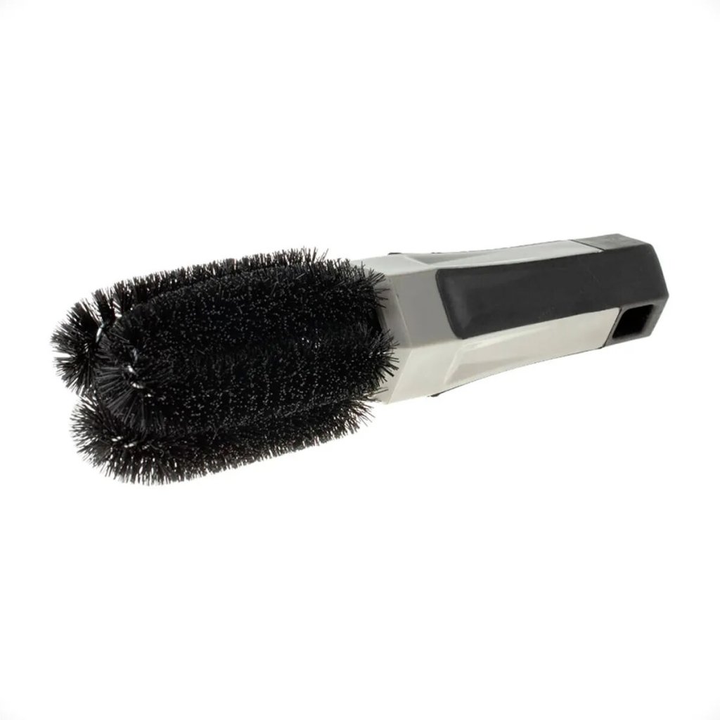 ESCOVA PARA LIMPEZA DE PARAFUSO DE RODAS - DETAILER