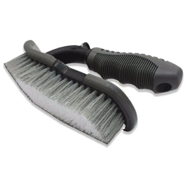 ESCOVA PARA LIMPEZA DE TAPETES E CARPETES - DETAILER