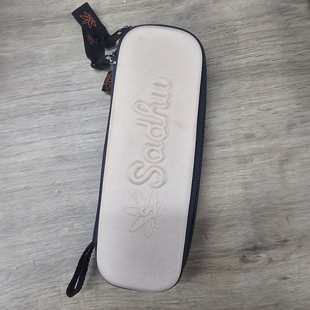 CASE PEQUENA SADHU