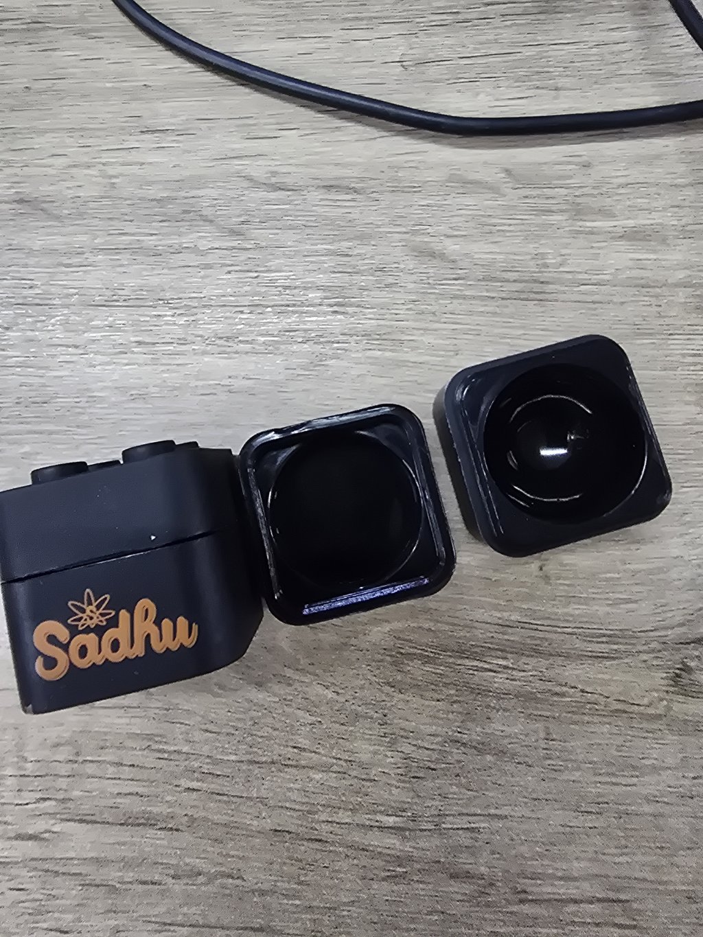 Slick Sadhu Quadrado