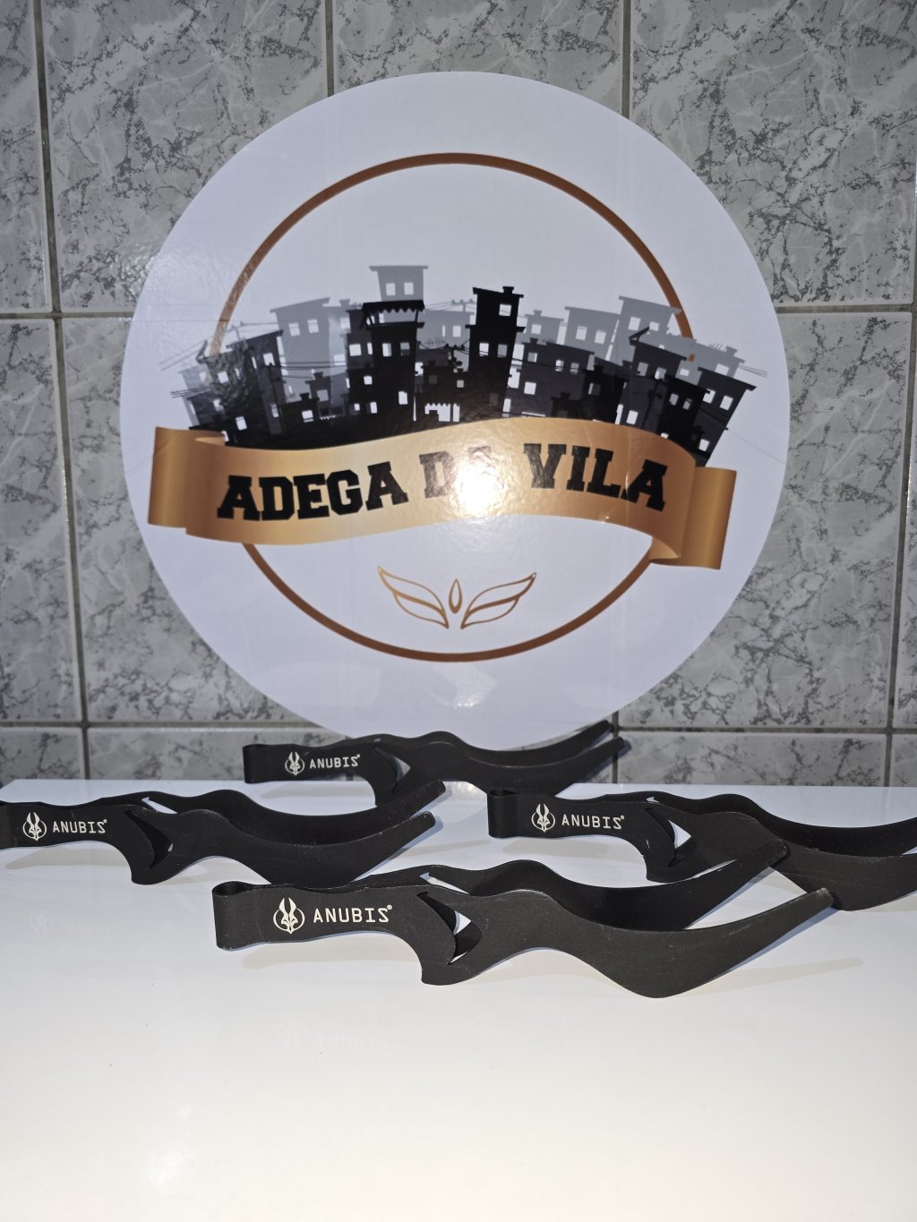 Pegador Anubis