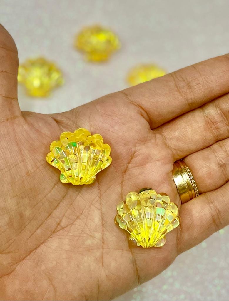 Aplique Resina Concha Gliter Ref:50101 AMARELA 02Und