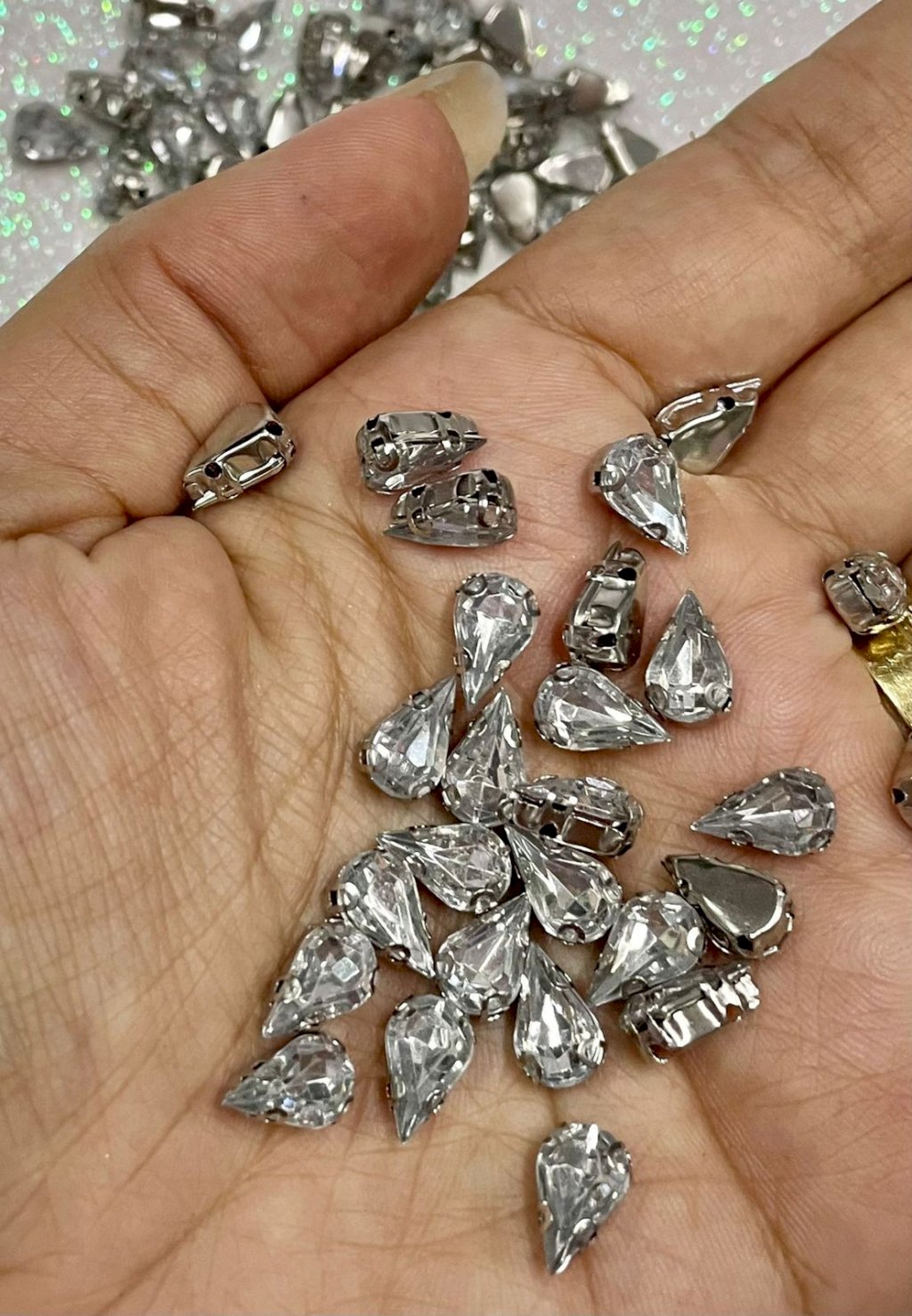 Chaton Engrampado GOTA Limport CRISTAL 6x10mm 100und