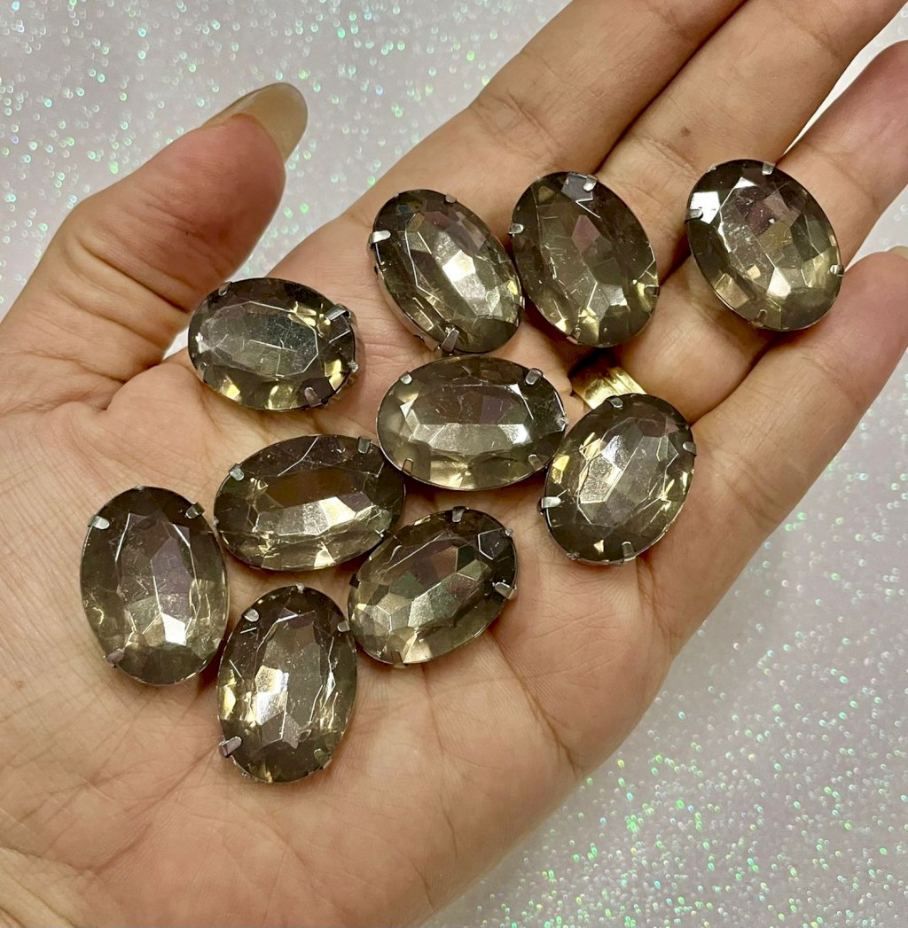 Chaton Engrampado OVAL Limport FUMÊ 18x25mm 20und