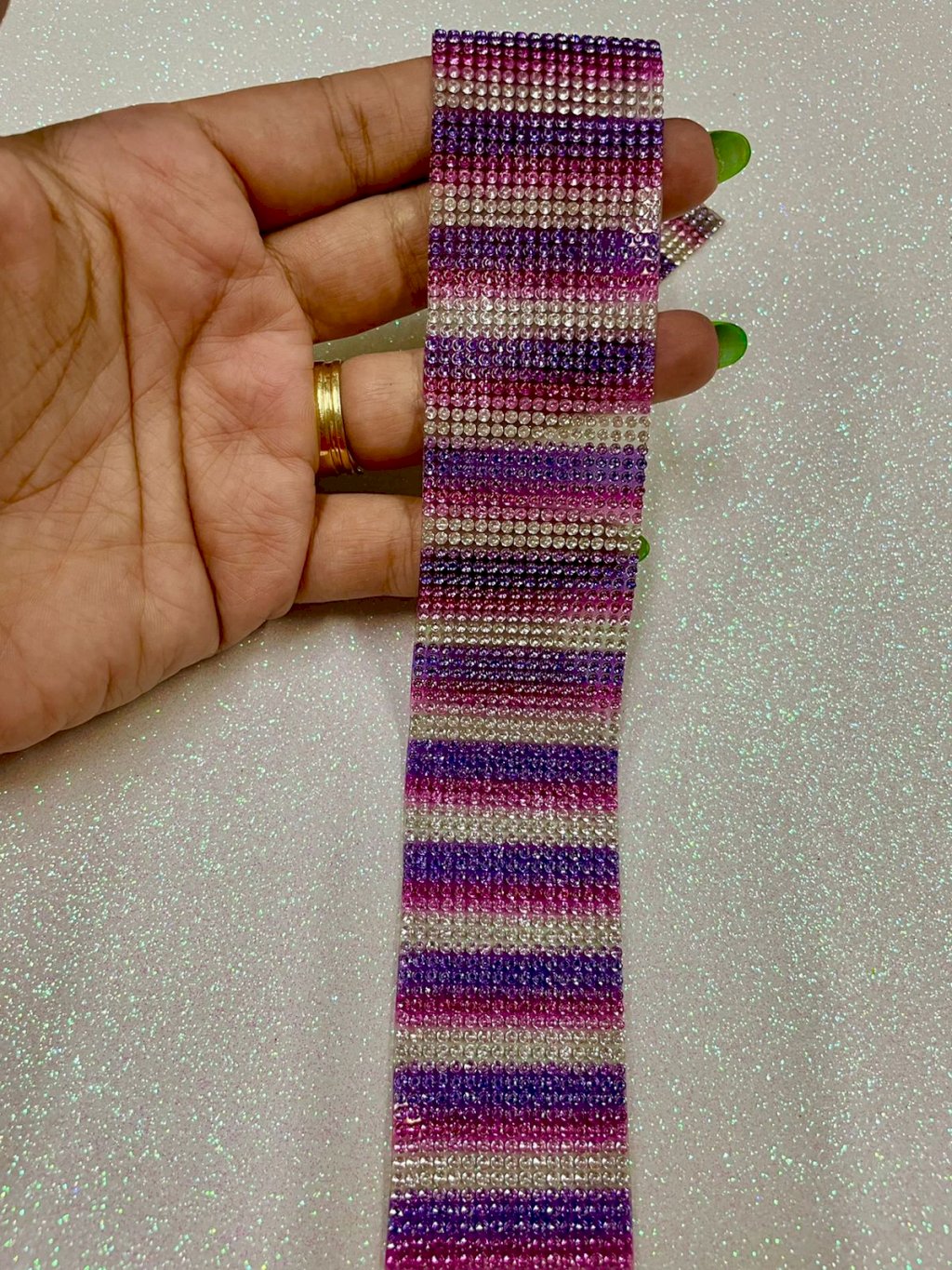 Manta Strass 2mm JpImport 2mm LISTRA(Lilás/rosa/prata) 40cm x 4cm