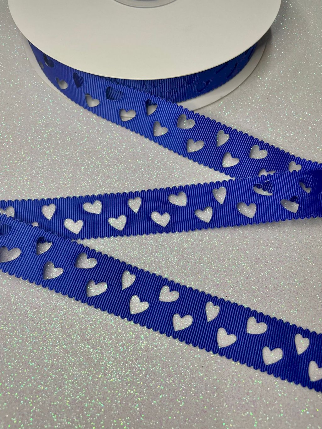 Fita Gorgurão Vazada Coração Yama n°5 Cor329-AZUL ROYAL 22mm 05mt