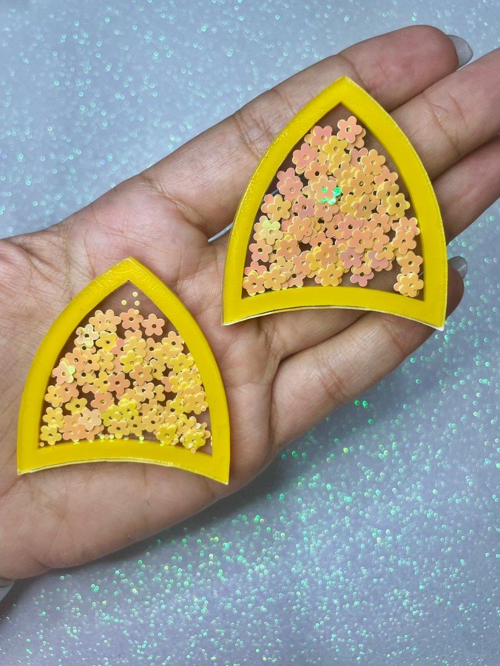 Aplique Acrílico Orelha Confete PatImport Ref:439331 AMARELA 50mm 02und