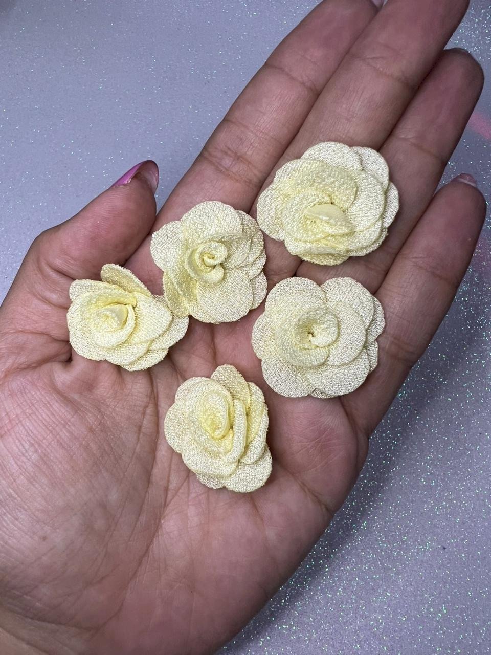 Rosa tecido poliéster 3cm AMARELO CLARO Ref:933043 LIMPORT 05und