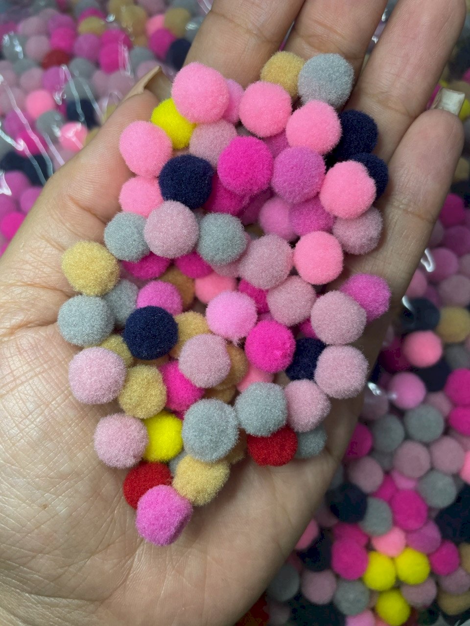 Pompom PP Limport Ref:22306 COLOR INVERNO 10mm 100und