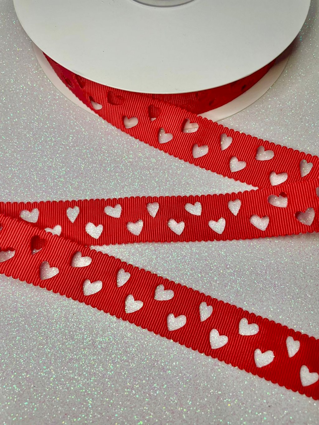 Fita Gorgurão Vazada Coração Yama n°5 Cor235-VERMELHO 22mm 05mt