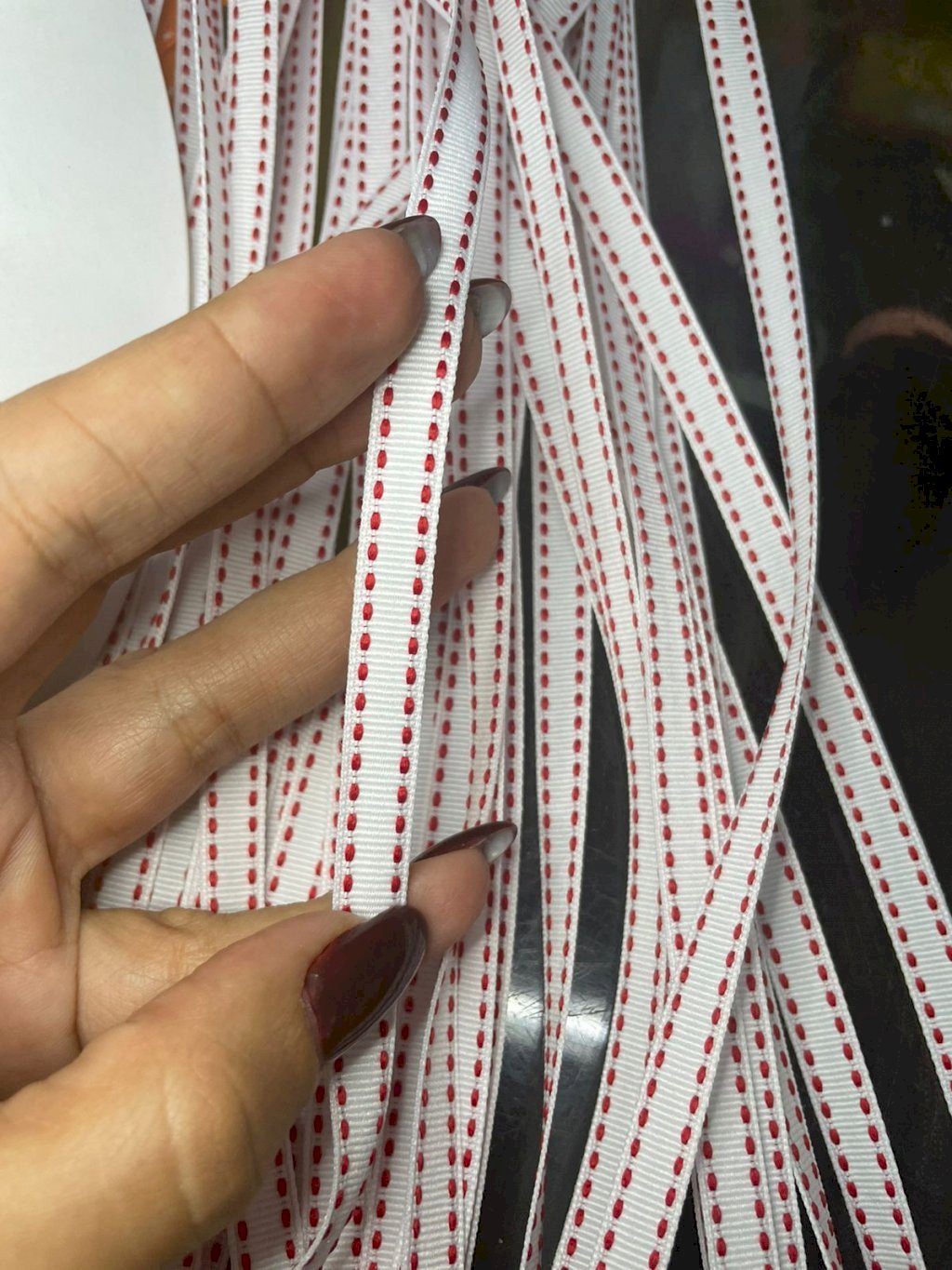 Fita Gorgurão Yama Pespontada n°2 Cor029R-WHITE/RED 10mm 05mt