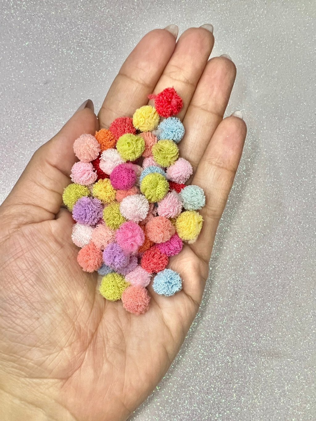 Pompom Tecido Frufru COLOR ESCURO 10mm 100und