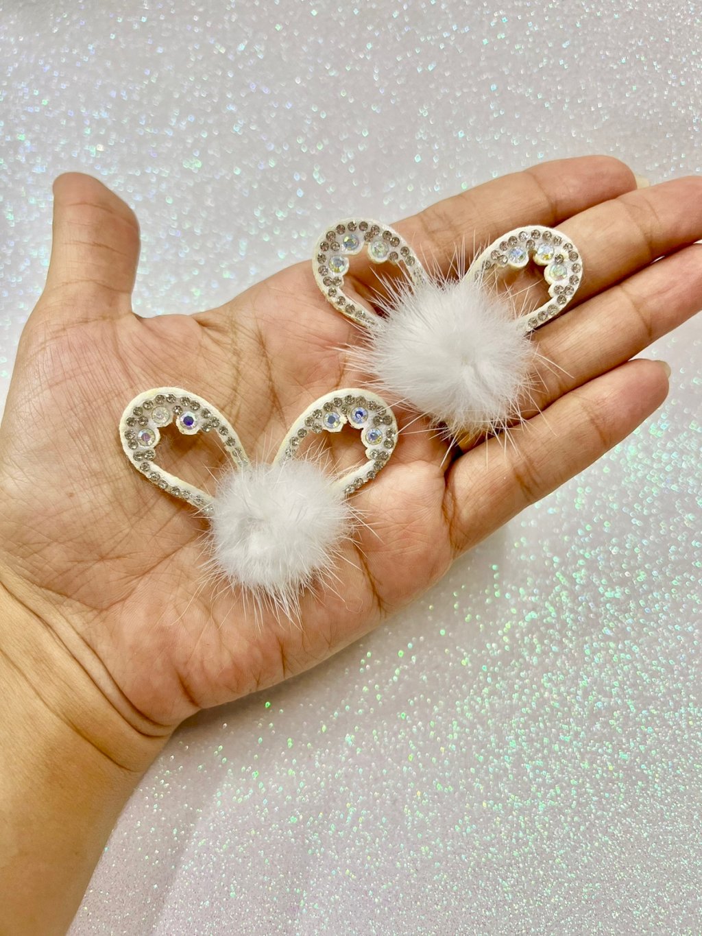 Aplique Orelha COELHO Strass/Pompom PatImport Ref:4395 BRANCO 02Und