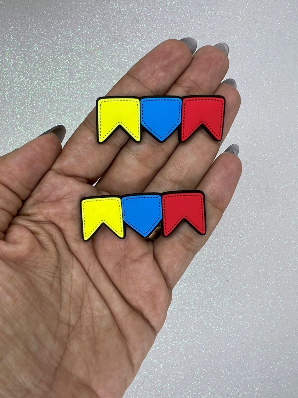 Aplique Emborrachado Junino Bandeirinha (amarelo/azul/vermelho) Ref:3897 50mm 02Und