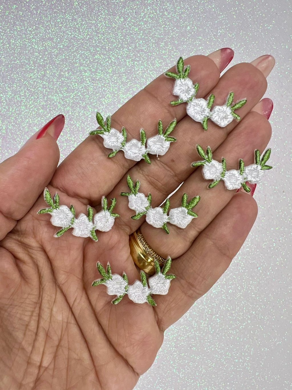 Aplique Trio Flor Bordada Lomil Ref:42617 BRANCA 30mm 02und