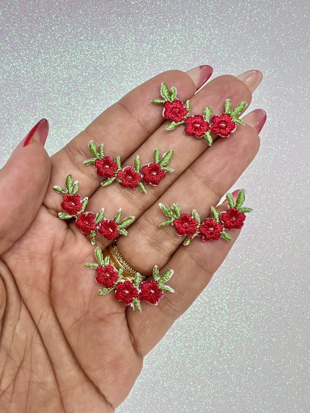 Aplique Trio Flor Bordada Lomil Ref:42617 VERMELHA 30mm 02und