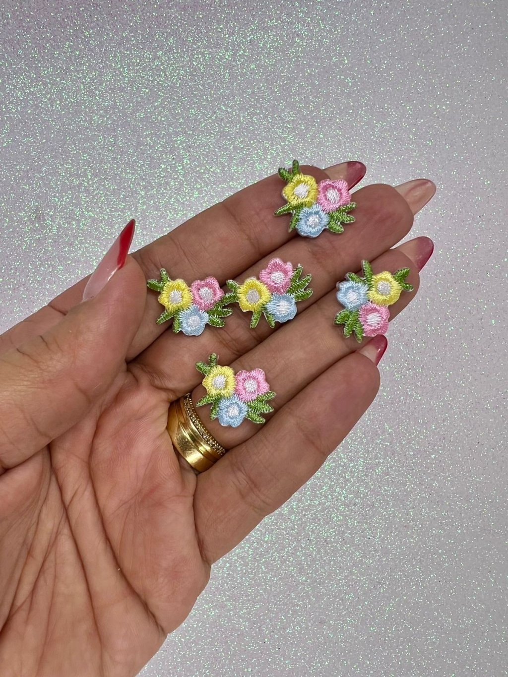 Aplique Trio Flor Bordada Lomil Ref:42617 COLOR 30mm 02und