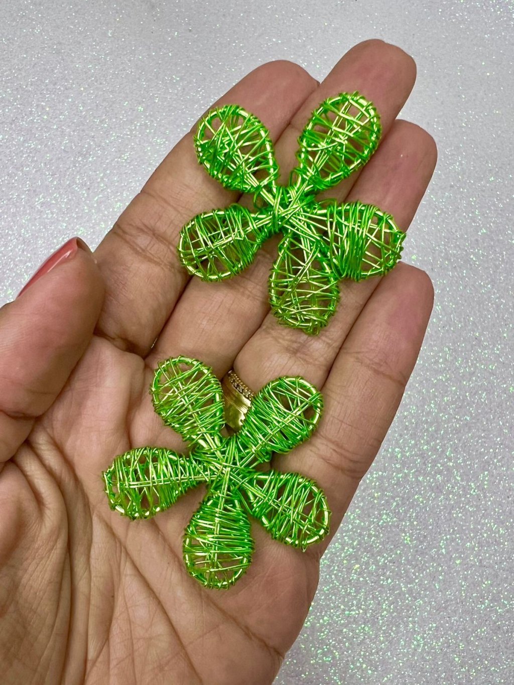 Aplique Margarida Metal PatImport Ref:50022 VERDE 45mm 01und