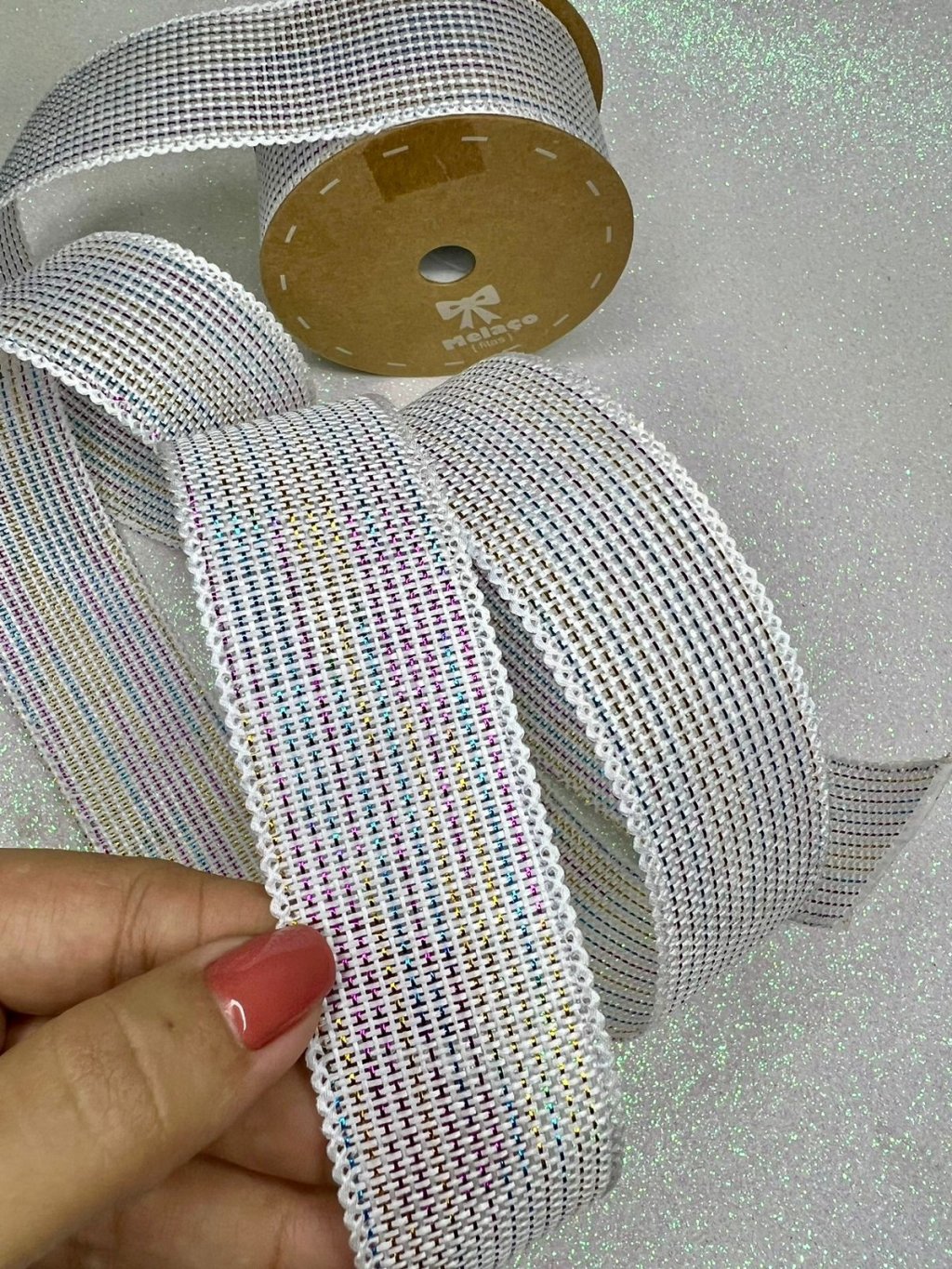 Fita Juta c/Lurex Melaço Ref:FJ4010 Cor97-BRANCO/MULTICOR 40mm