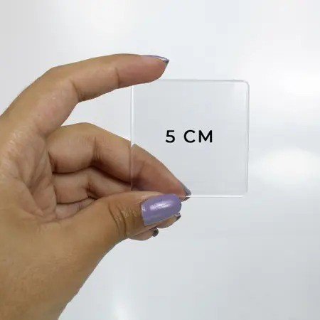 Base acrílica QUADRADA 5X5cm 06und