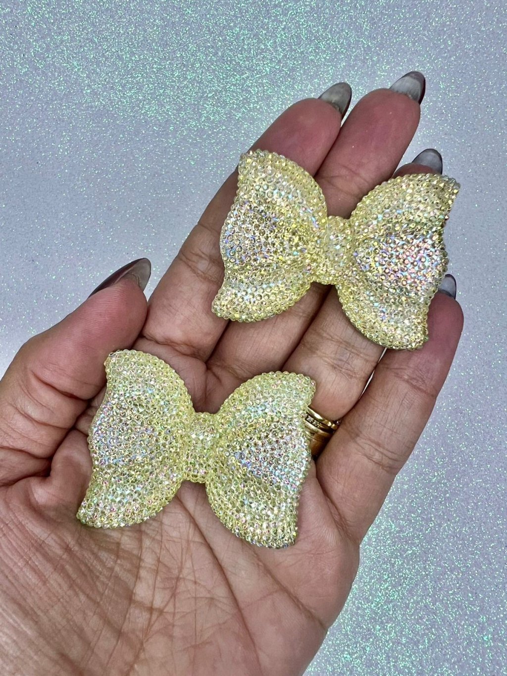 Laço Strass Resina Ref:21051 AMARELO 50mm Unidade