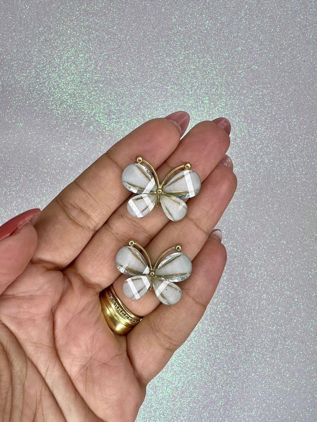 Aplique Metal/chaton Borboleta BRANCO Azulado unidade