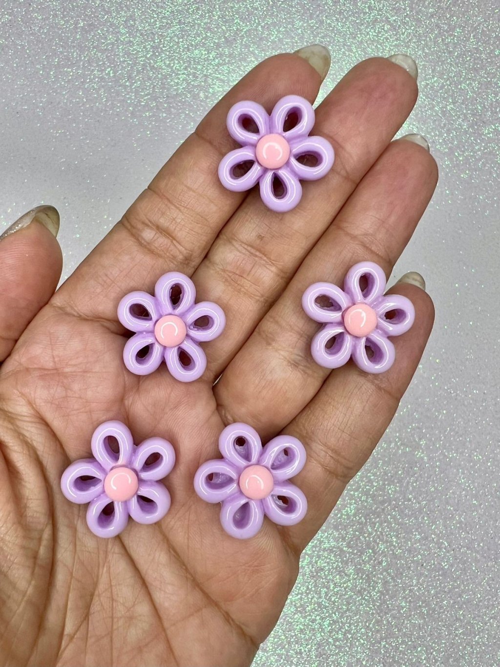 Aplique Flor Vazada Resina Lomil Ref:48792 LILÁS 22mm 05Und