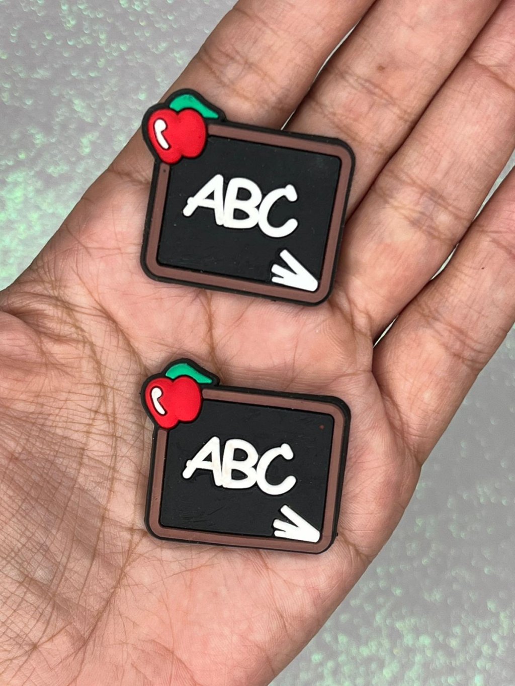 Aplique Emborrachado Lousa Preta ABC Yama Ref:49036 30mm 02und