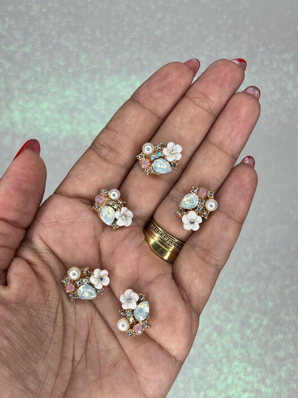 Aplique Jóia Flor Pérola/Strass/Chaton Ref:48755 Lomil BRANCO/ROSA 01und