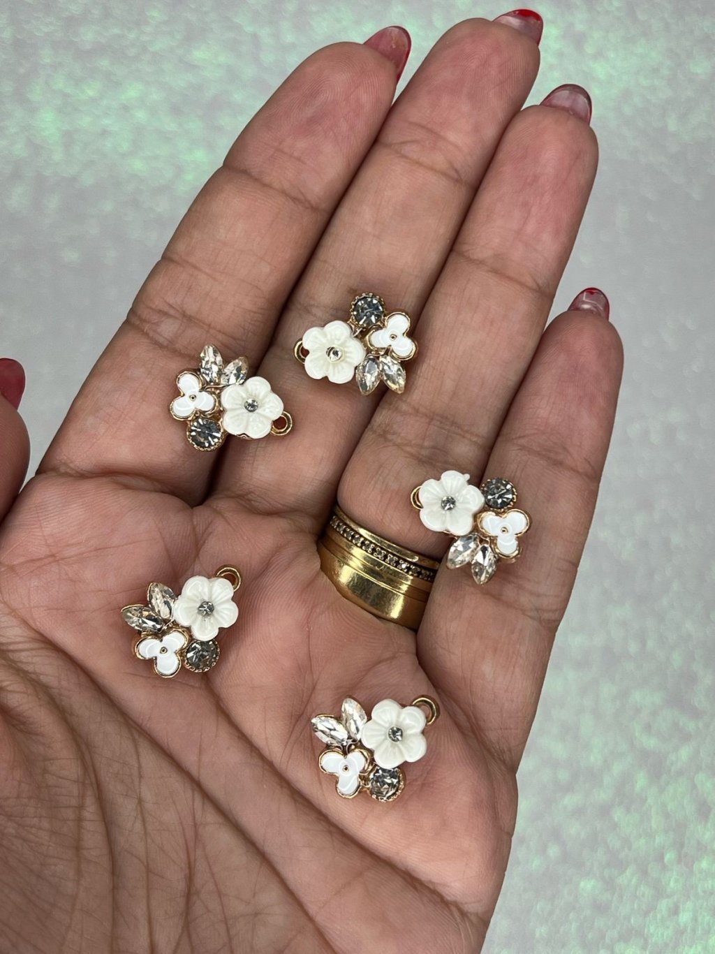 Aplique Jóia Flor Strass/Chaton Ref:48755 Lomil BRANCO/PRATA 01und