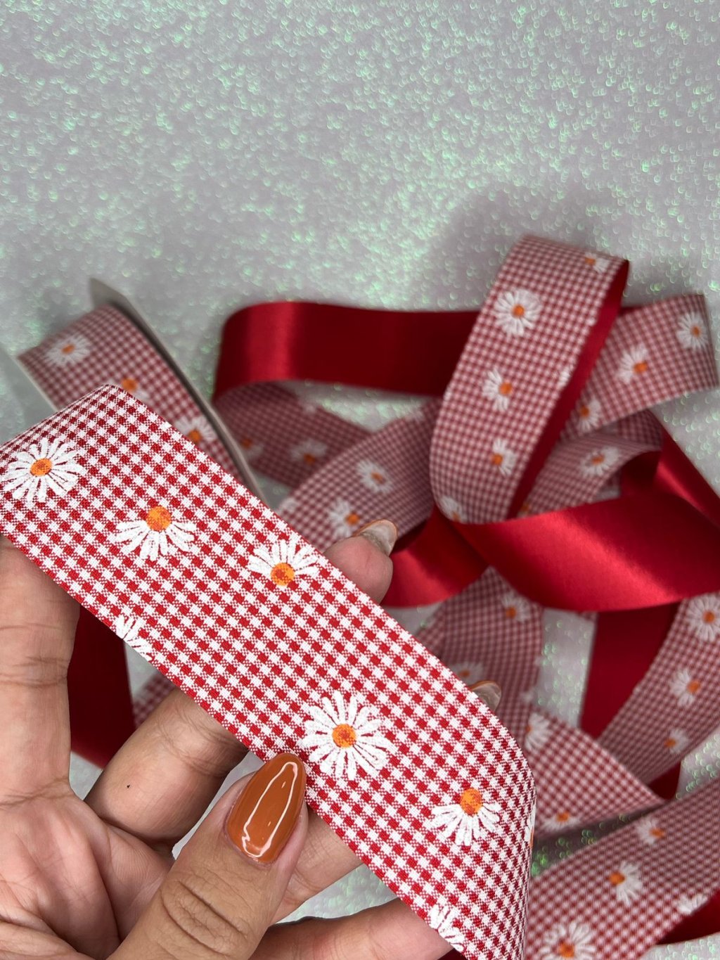 Fita Xadrez/Cetim Margarida Mili Ref:49575 VERMELHO 38mm 02mt