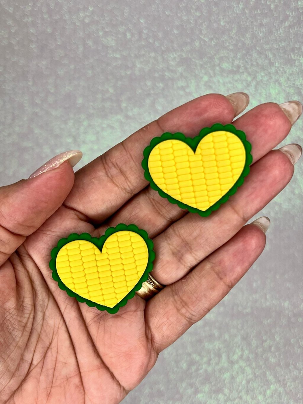 Aplique Emborrachado Coração Milho FrrImport Ref:49696 40mm 02und