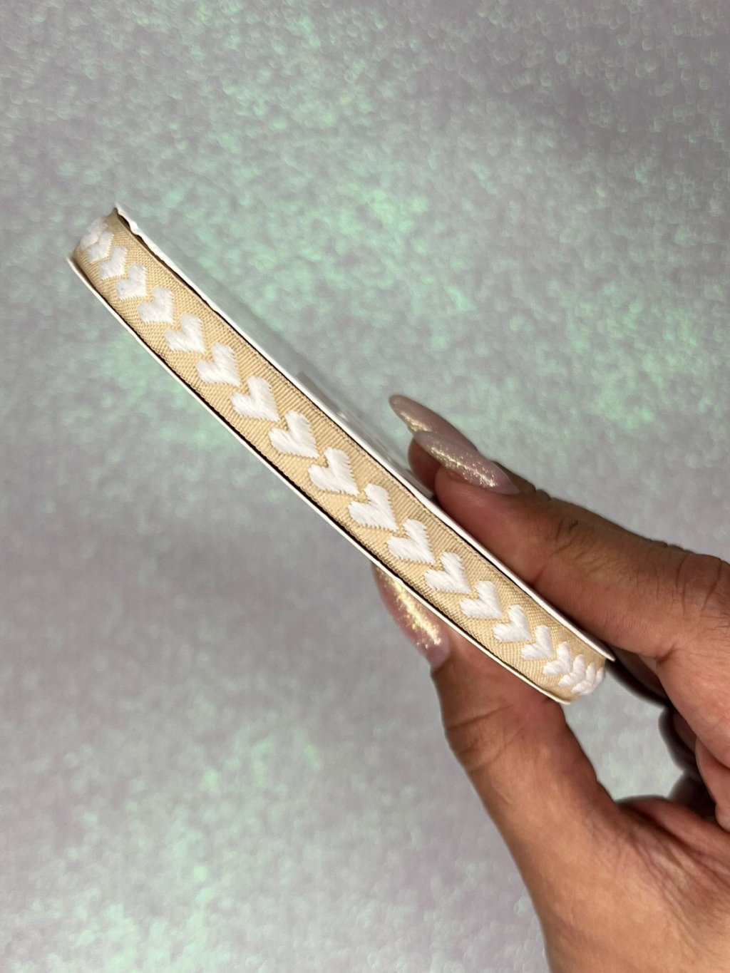 Fita Bordada Coração Mili Ref:49800 BEGE/BRANCO 10mm 02mt