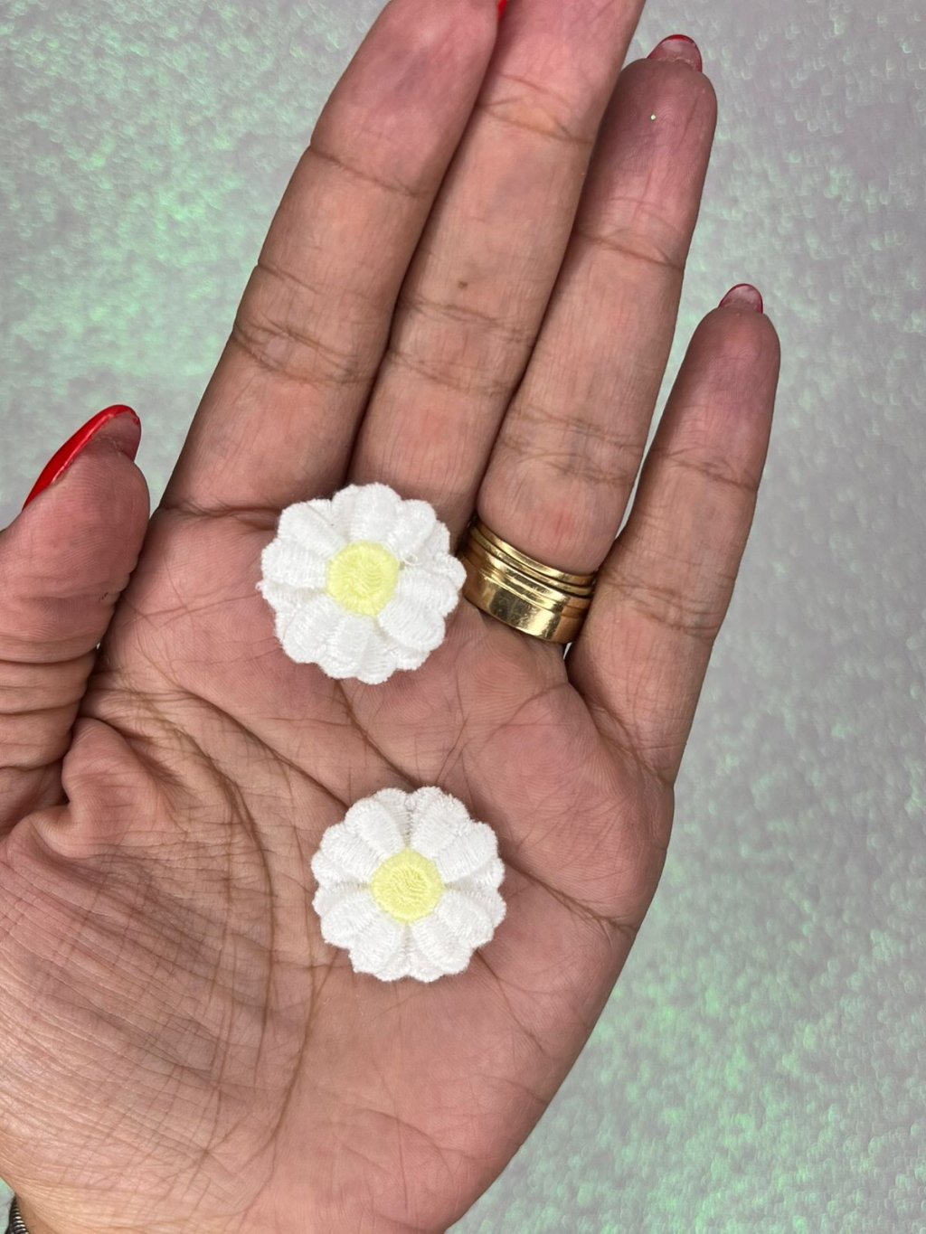 Aplique Bordado Flor Dupla Lomil APL55 Ref:49974 BRANCO/AMARELO 25mm 02und
