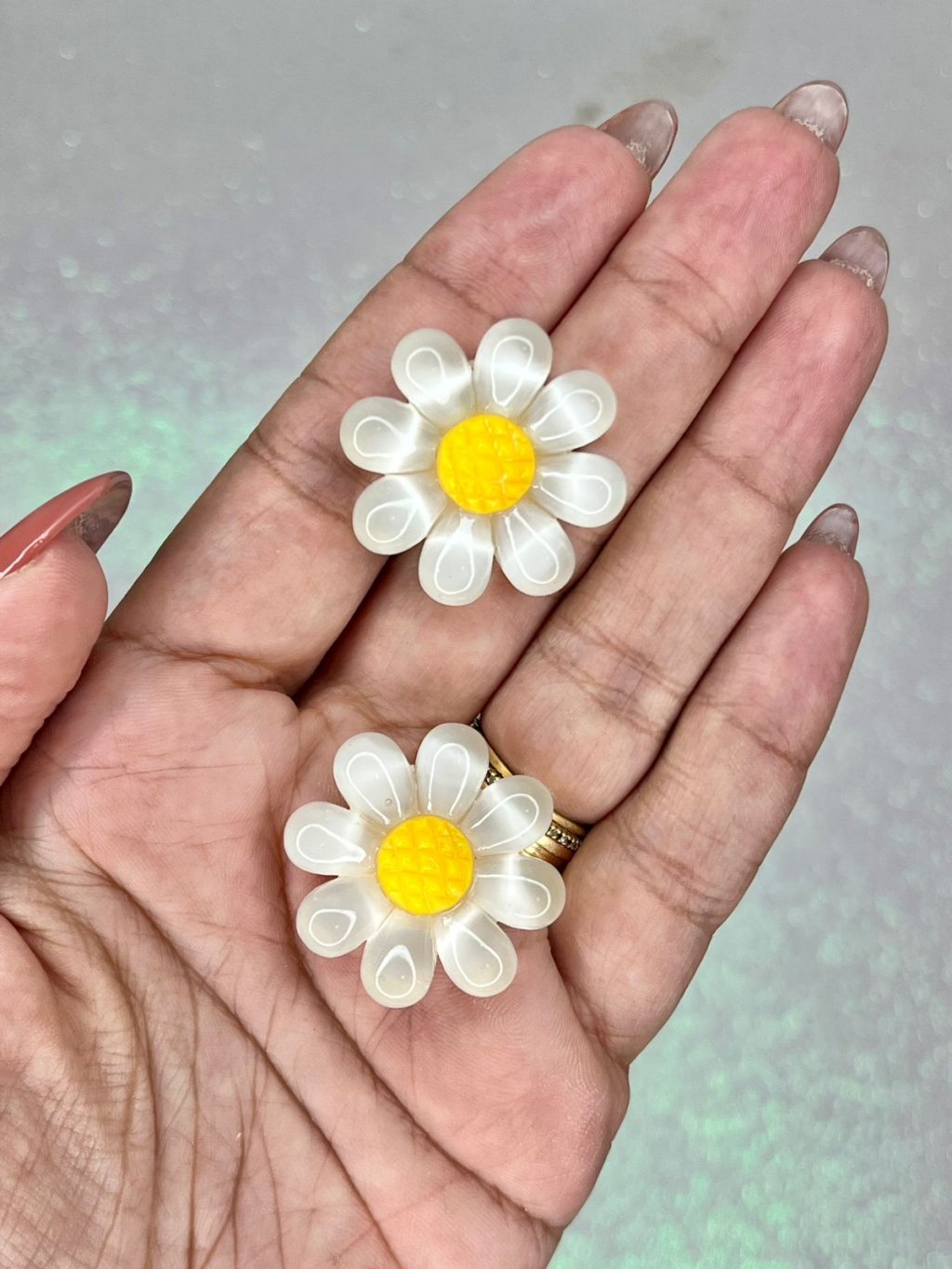 Aplique Margarida G Resina Yama Ref:50054 BRANCO/AMARELO 30mm 02und