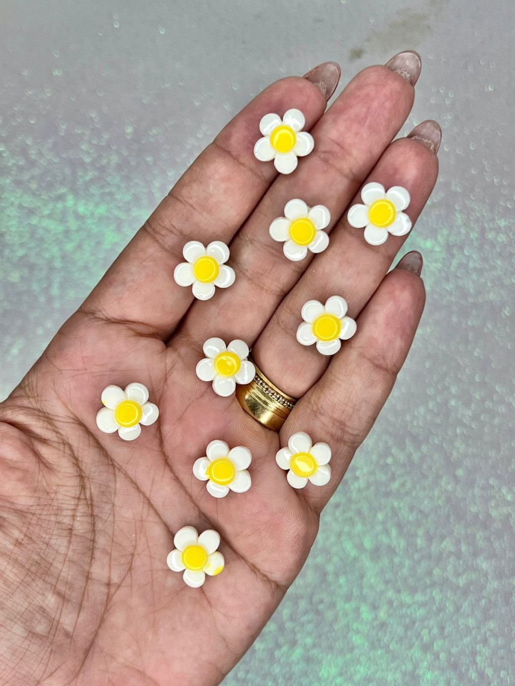 Aplique Margarida PP Resina Yama Ref:50057 BRANCO/AMARELO 15mm 10und