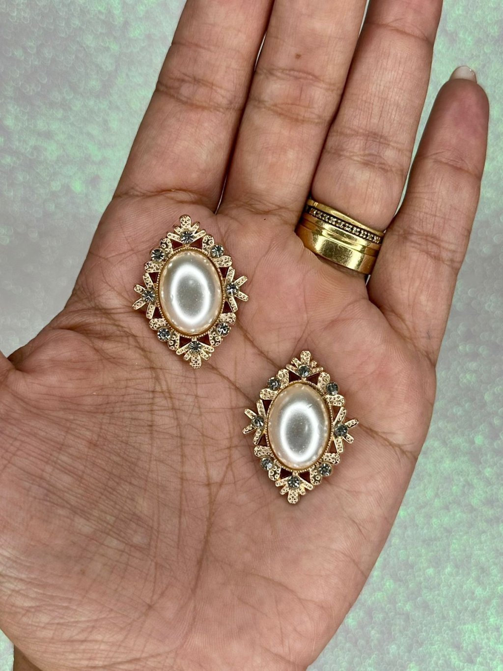 Aplique Jóia Brasão Pérola/strass Ref:50125 Lomil OFFWHITE 30mm 01und