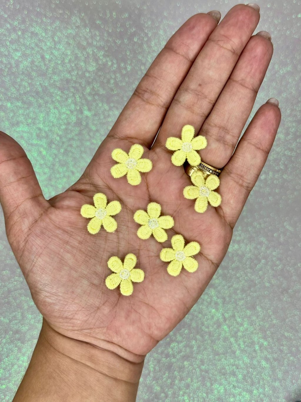 Aplique Flor Bordada PP Ref:50158 Lomil AMARELO 20mm 05Und