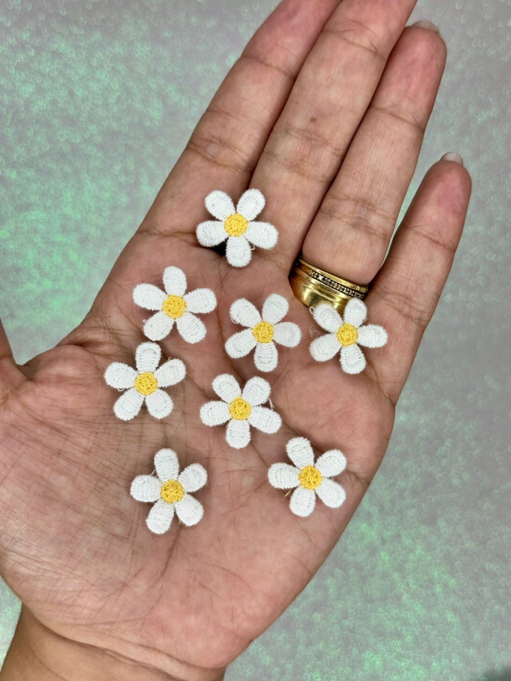 Aplique Flor Bordada PP Ref:50158 Lomil BRANCO 20mm 05Und