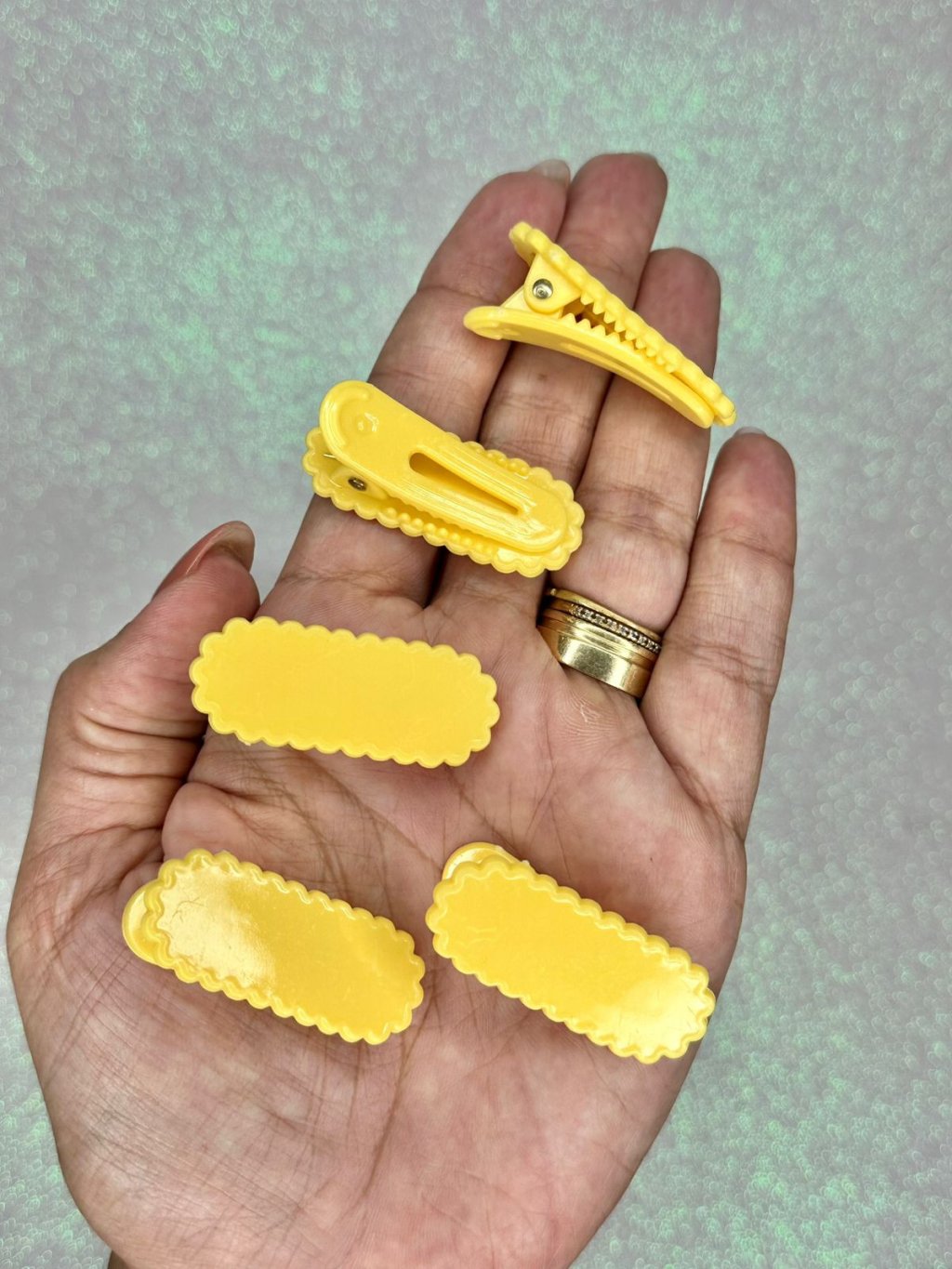 Bico Pato Plástico Onda Lomil Ref:50160 AMARELO 4cm 10und