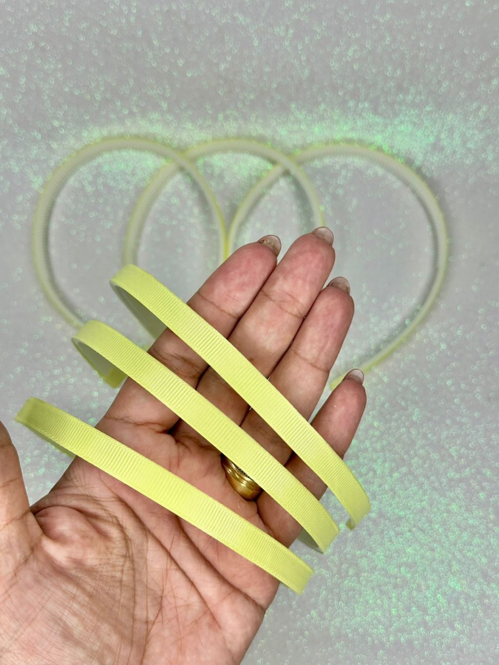 Tiara Fina com dente encapada gorgurão Mili Cor617-AMARELO CANDY 10mm