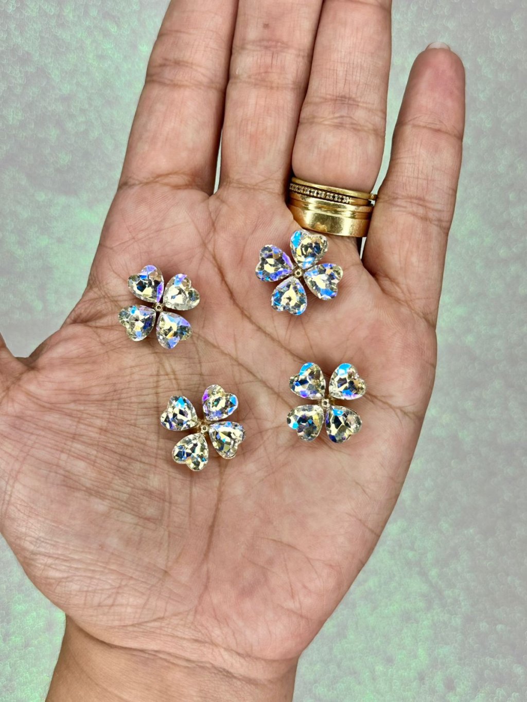 Aplique Jóia Trevo Chaton Lomil Ref:50168 PRATA IRISADO 1,9cm 01UND