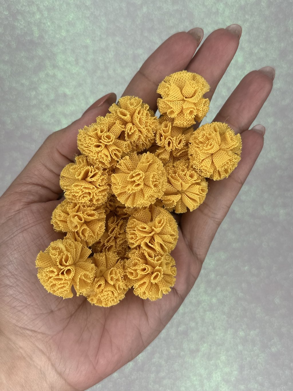 Pompom Tecido Malha Lomil Ref:50171 AMARELO OURO 25mm 10und