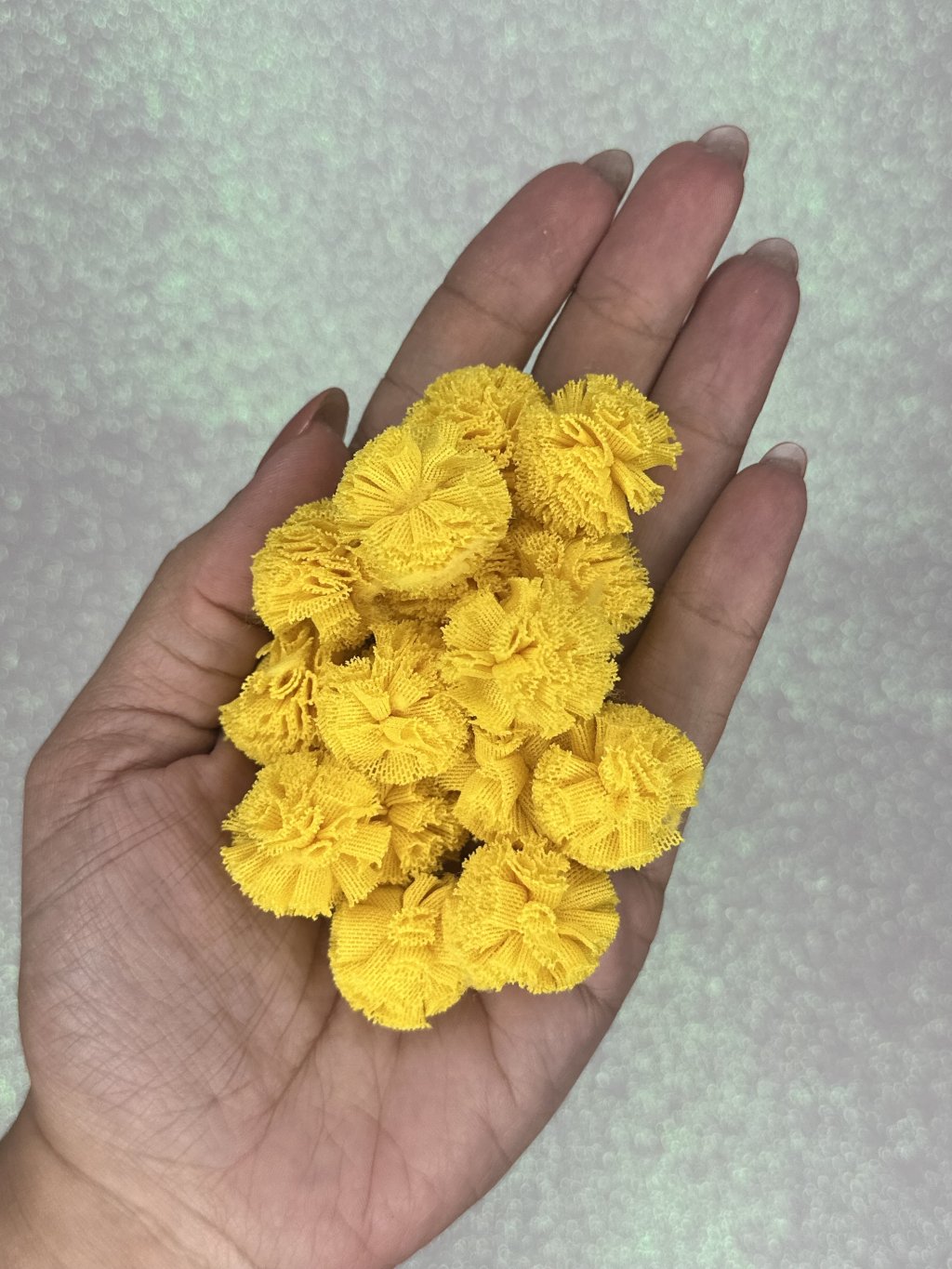 Pompom Tecido Malha Lomil Ref:50171 AMARELO CANÁRIO 25mm 10und