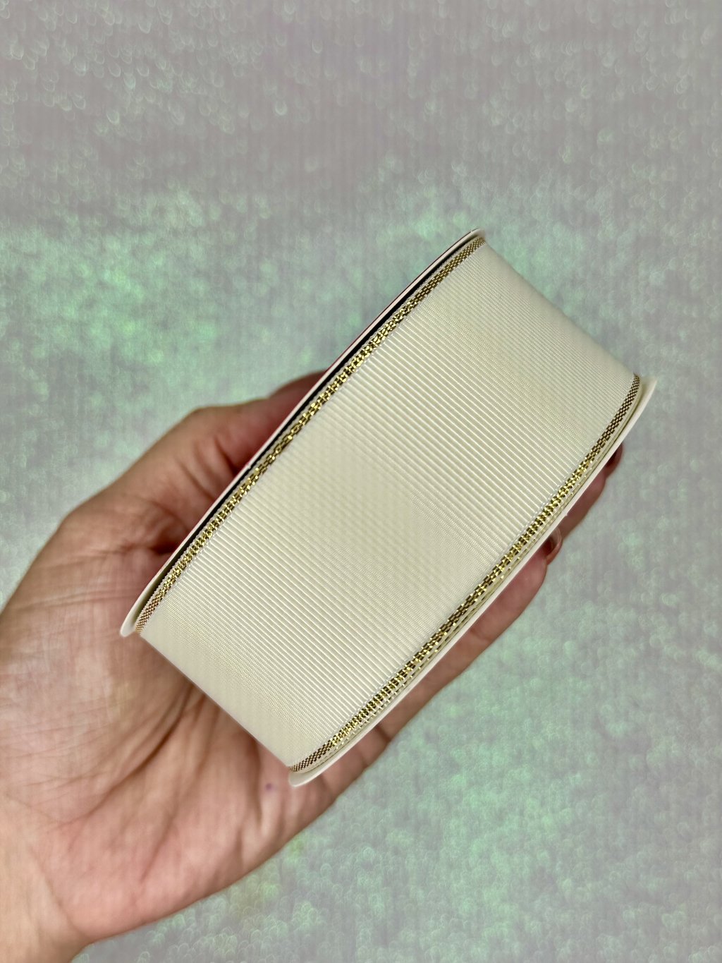 Fita Gorgurão Borda Ouro n°9 Yama Cor028-ANTIQUE WHITE 38mm 9,14mt