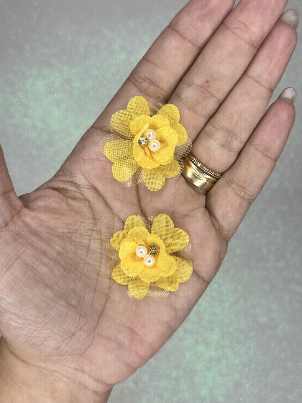 Aplique Flor Coração Organza Strass/Pérola Ref:50302 Lomil AMARELO CANÁRIO 40mm 02Und