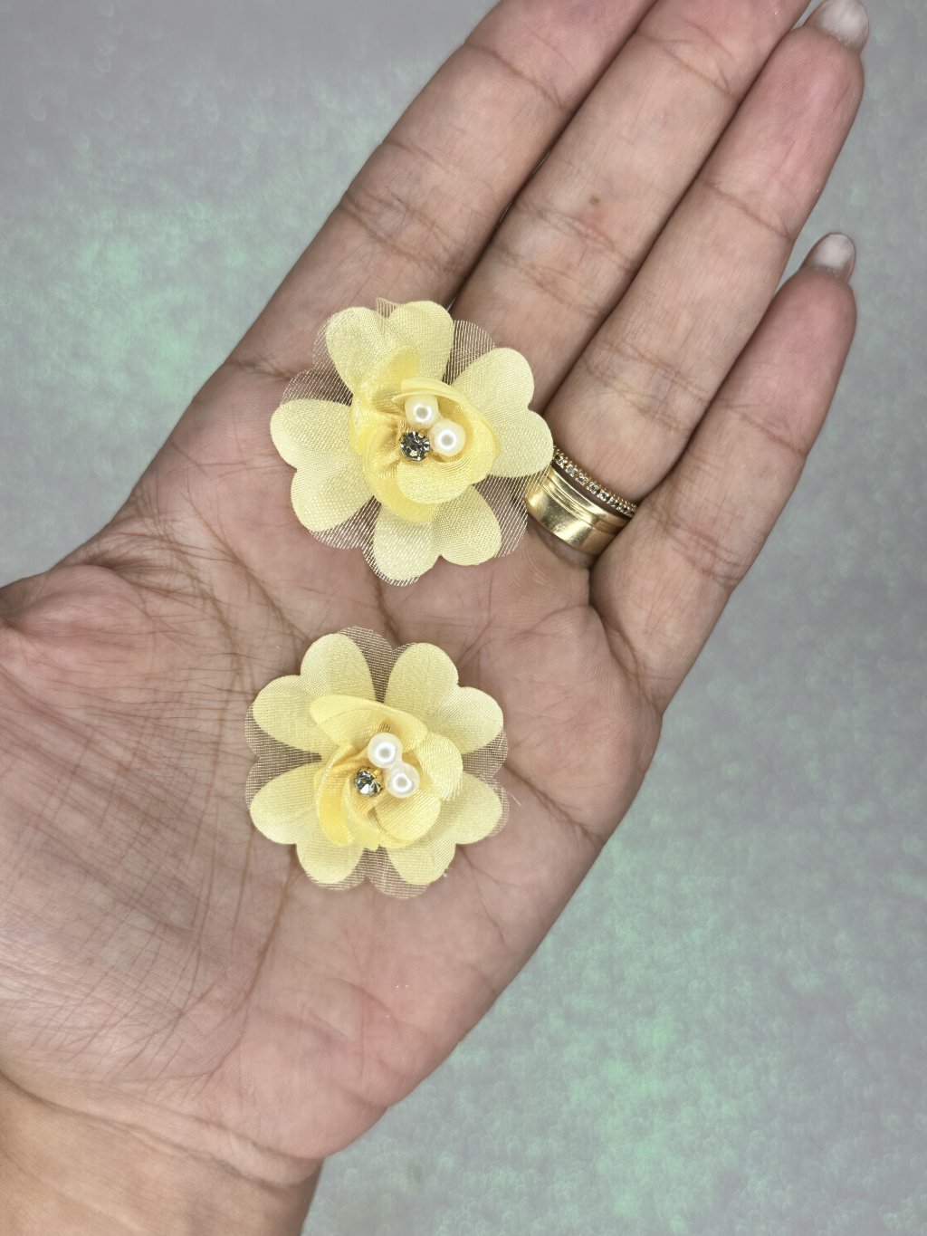 Aplique Flor Coração Organza Strass/Pérola Ref:50302 Lomil AMARELO CANDY 40mm 02Und