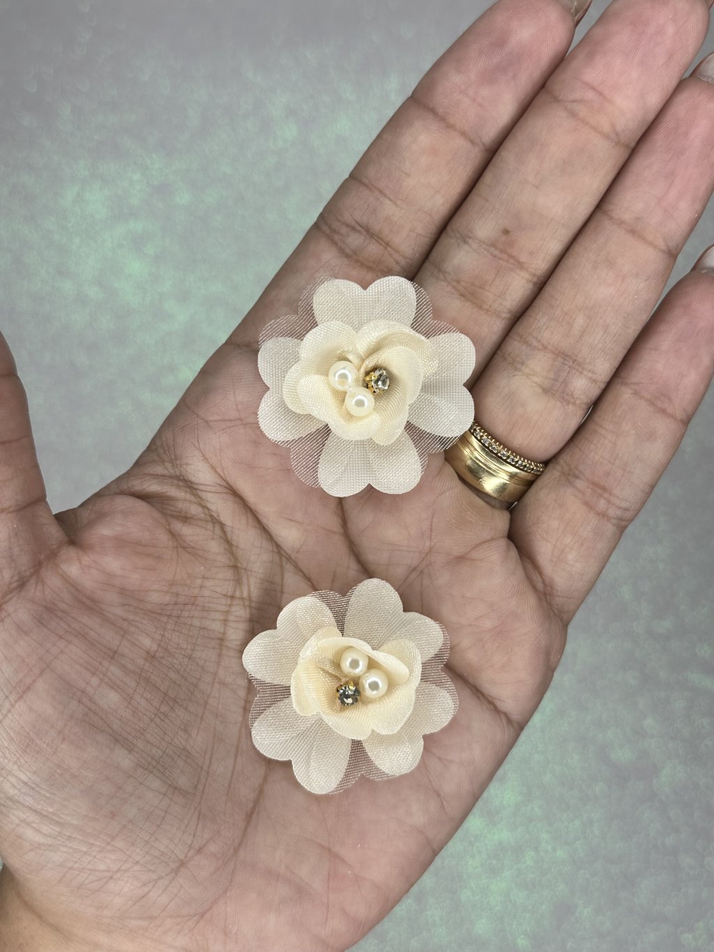 Aplique Flor Coração Organza Strass/Pérola Ref:50302 Lomil OFFWHITE 40mm 02Und