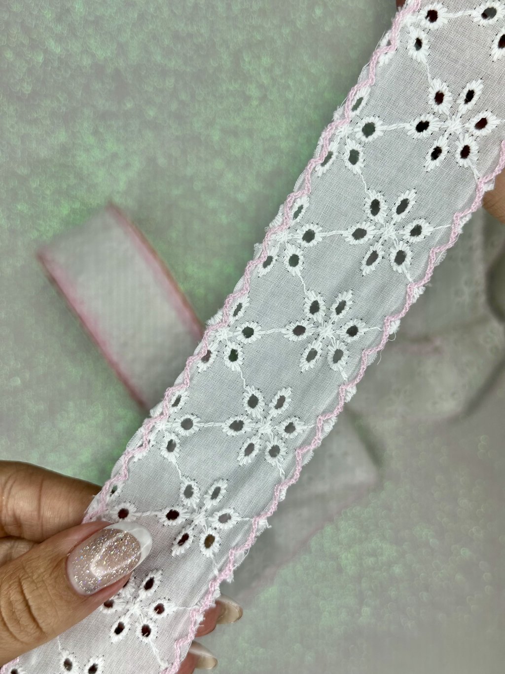 Fita Cambraia Yama Ref:50420 BRANCO/ROSA 38mm 02mt