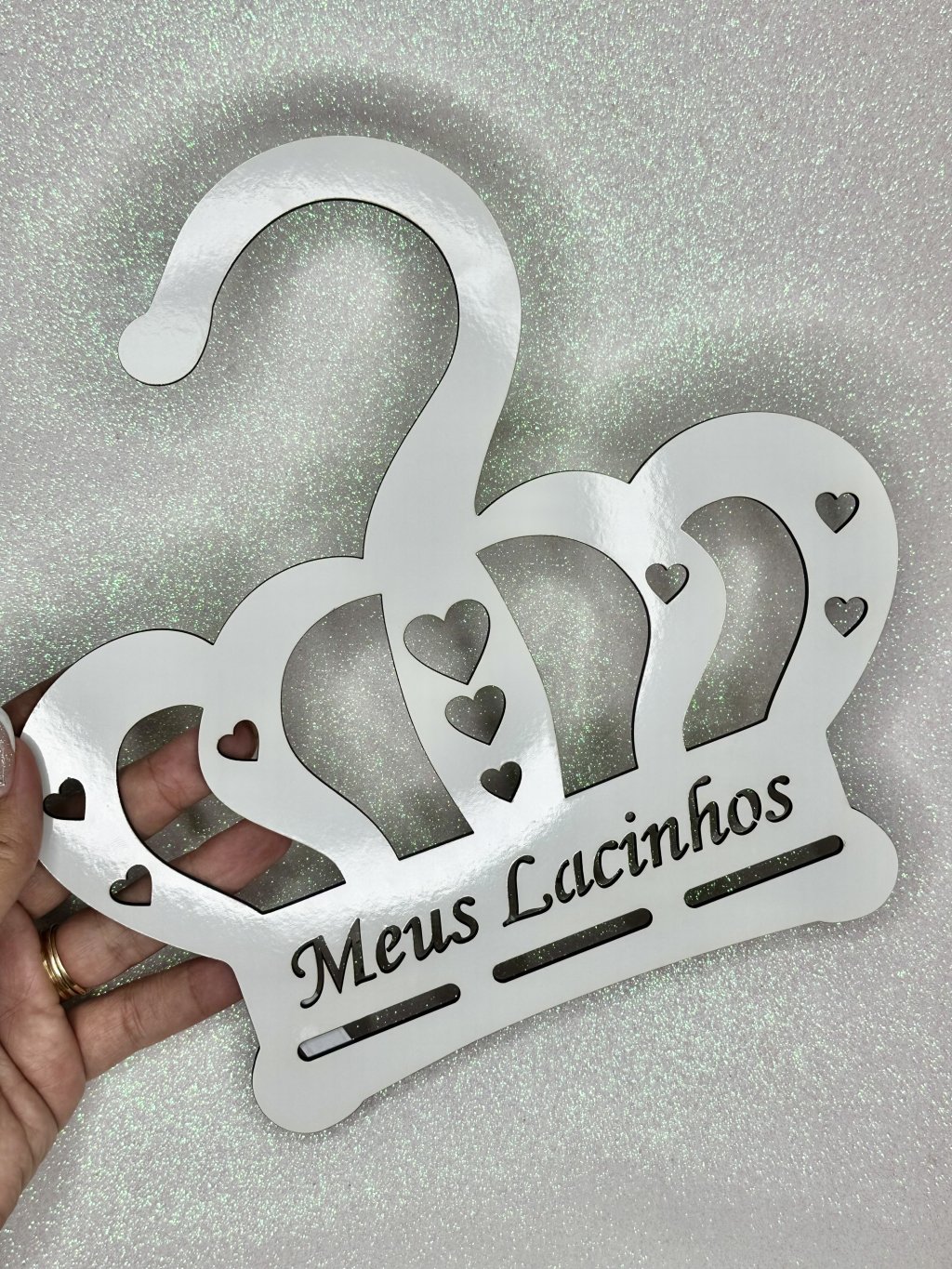 Cabide MDF Coroa Meus Lacinhos Ref:39297 BRANCO 24x24cm 